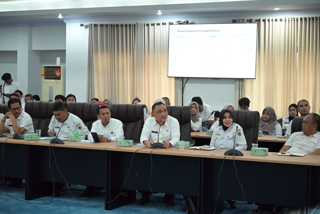 MENGHADIRI: Tampak Sekwan DPRD Sulteng, Moh. Sadly Lesnusa, saat menghadiri kegiatan.(FOTO: DOK HUMAS DPRD SULTENG/RADAR PALU).