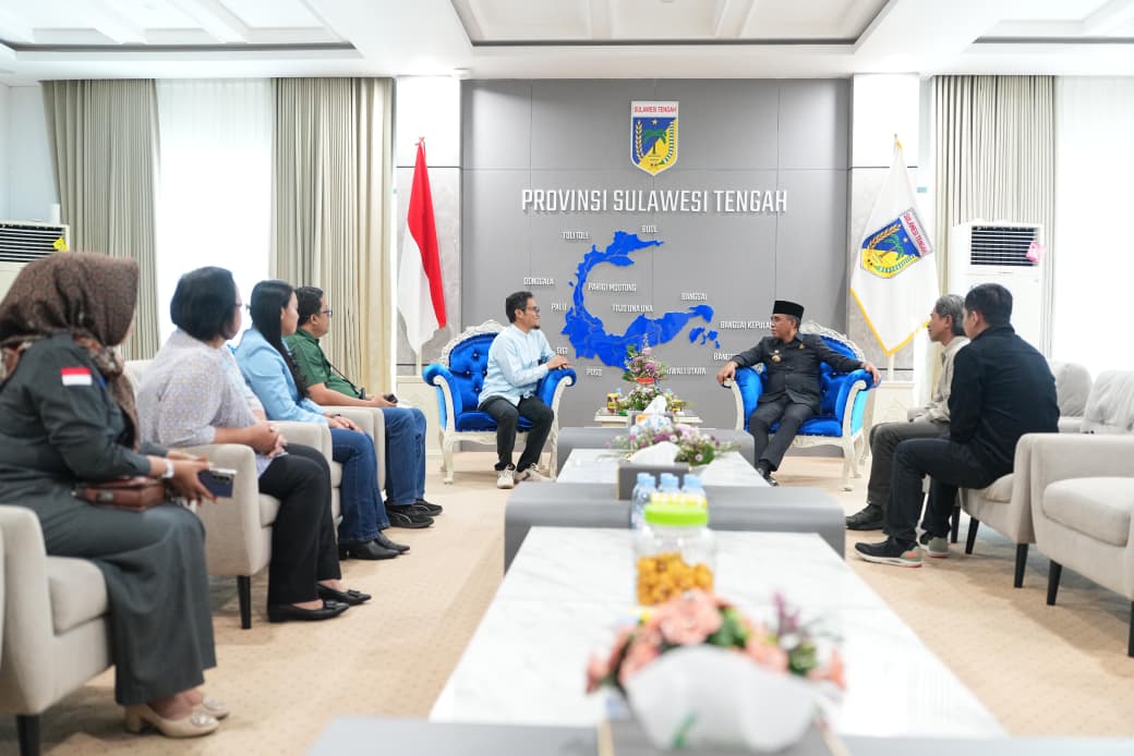 Manager PLN UP3 Palu, Ansar, saat audiens dengan Gubernur Sulteng, Anwar Hafid, di ruang kerja gubernur, Rabu (21/1/2026)