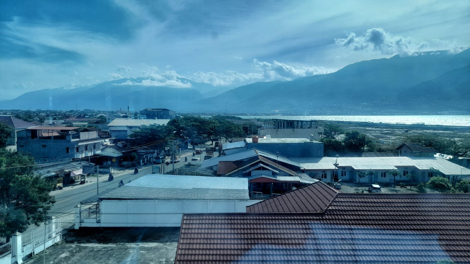Kualitas udara di Kota Palu pada Jumat (23/1/2026) terpantau masih dalam kondisi relatif terkendali.