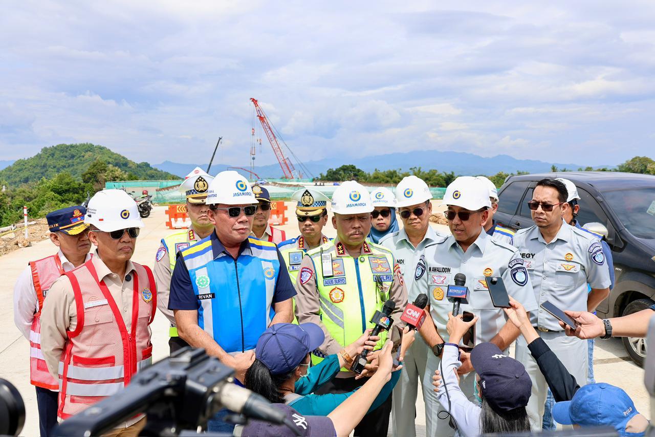 Jasa Raharja turut melakukan peninjauan pintu tol interchange Purwomartani&ndash;Sleman serta progres pembangunan Tol Yogyakarta&ndash;Bawen Seksi 6.