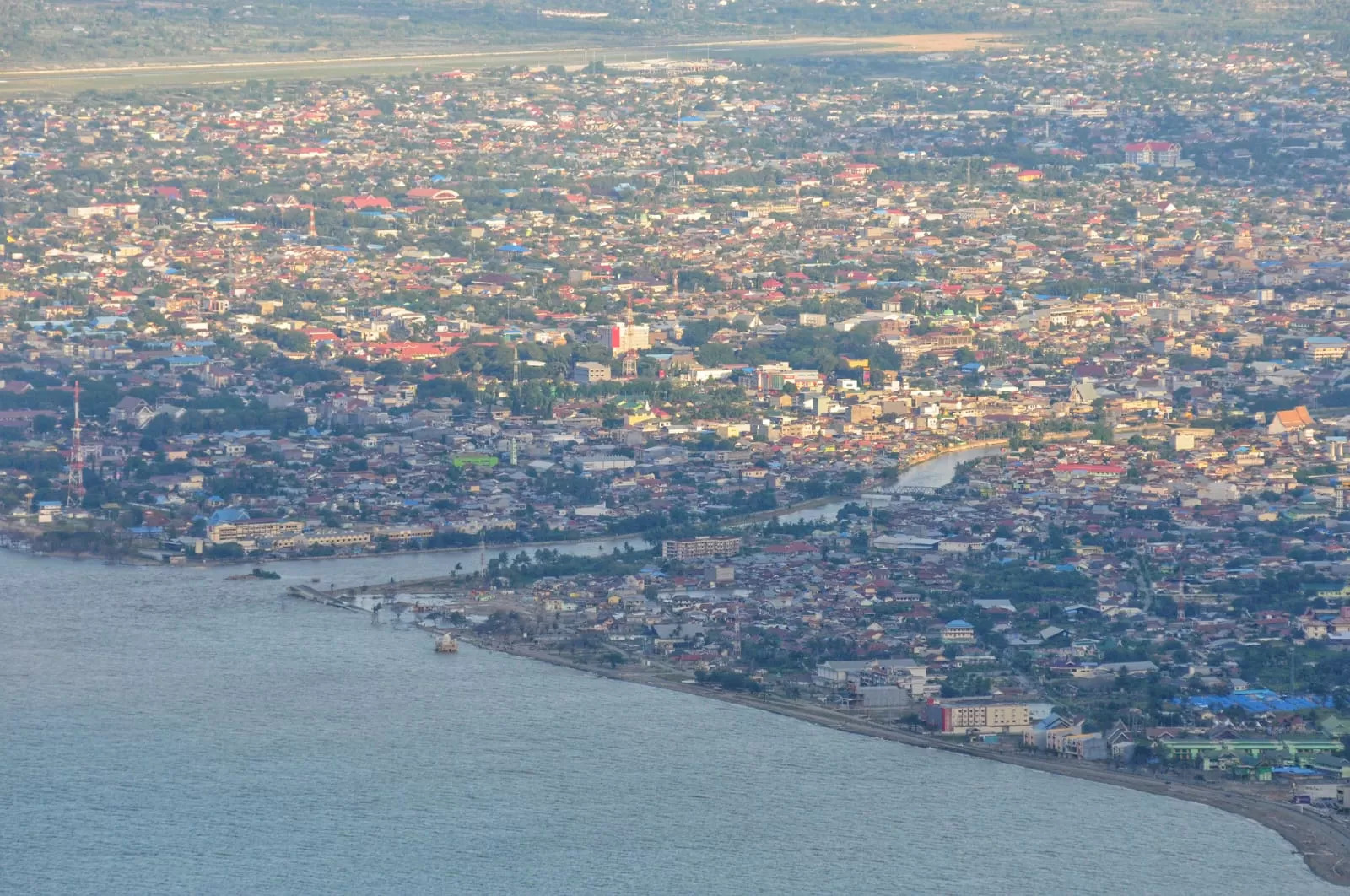 Sepanjang tahun 2025, Sulawesi Tengah mengalami dinamika iklim yang cukup menonjol.