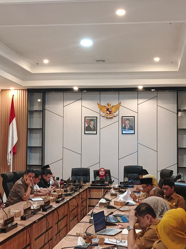 RENCANA KERJA: Suasana rapat kerja Komisi III DPRD Sulteng.(FOTO: DOK HUMAS DPRD SULTENG/RADAR PALU)  &nbsp;