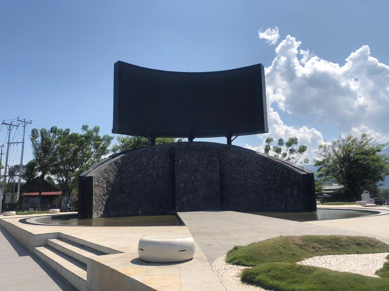 Videotron yang berada di Jalan Yos Sudarso, dekat area TaliseTaman Simpang Hangtuah, Kota Palu.