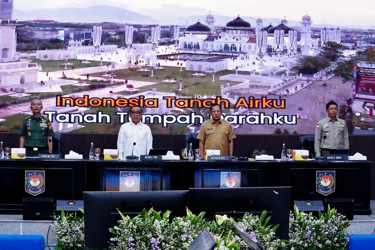 Kepala Staf Umum TNI Letjen TNI Richard Tampubolon menghadiri Rapat Koordinasi percepatan rehabilitasi dan rekonstruksi pascabencana wilayah Sumatera di Kemendagri, Jakarta, Senin (26/1/2026).