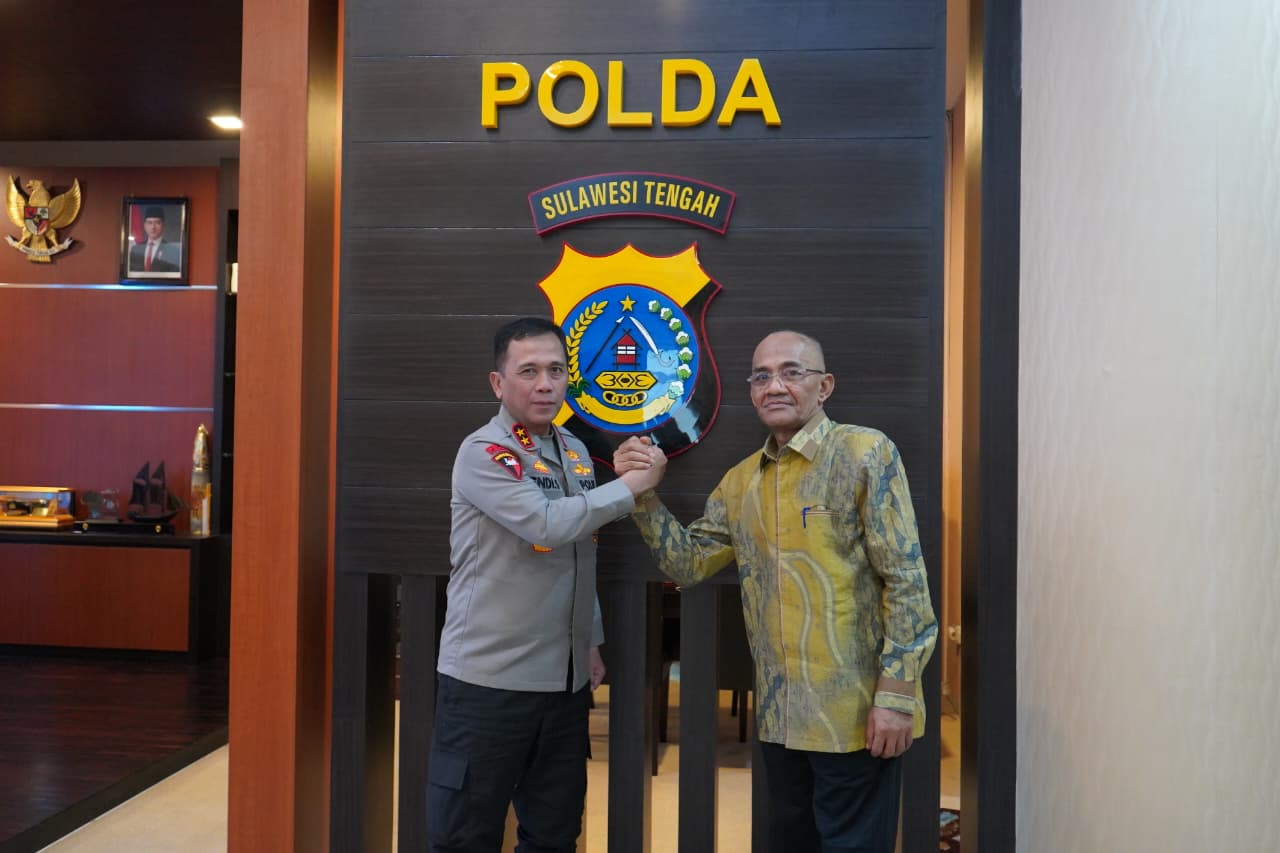 Ketua PWI Sulteng Tri Putra Toana saat silaturahmi dengan Kapolda Sulteng, Irjen Pol Endi Sutendi.