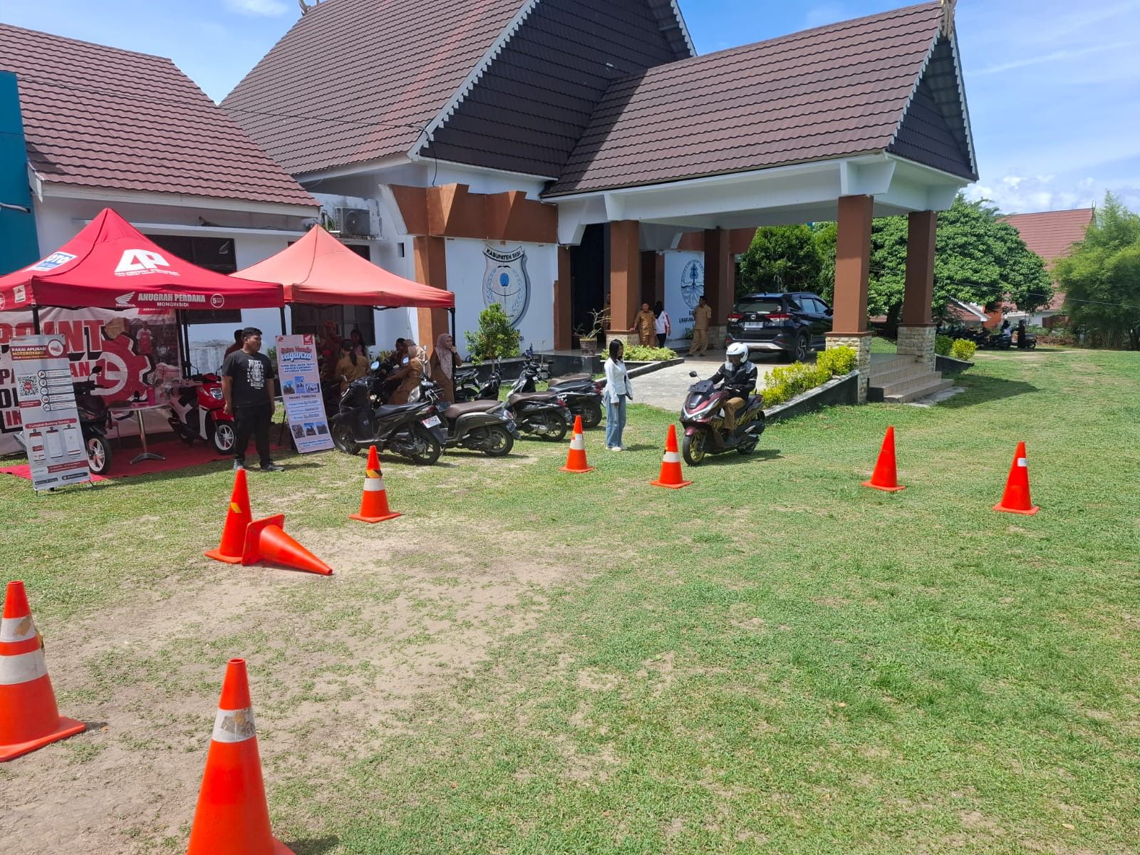 Edukasi safety riding yang digelar oleh Honda Sulteng
