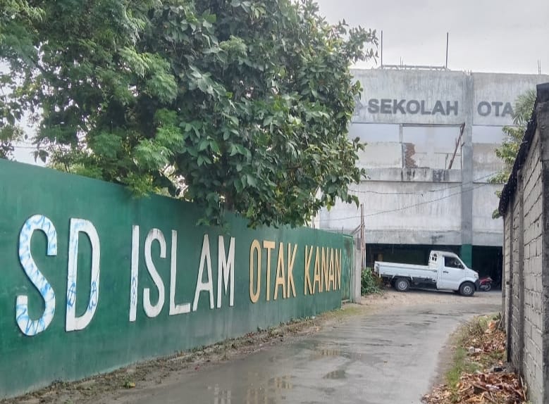 Komplek Sekolah Otak Kanan Palu yang mengedepankan kenyamanan, karakter, dan pengembangan potensi diri.