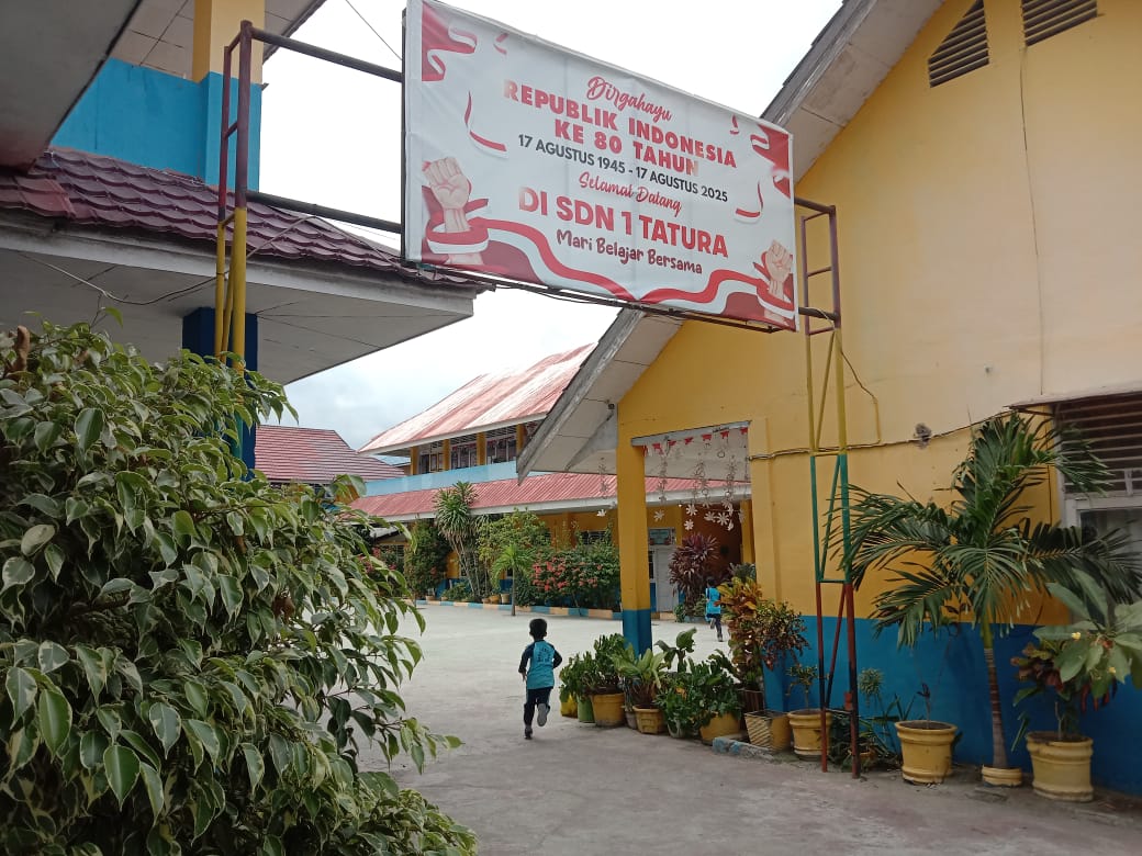 Suasana sekolah SDN 1 Tatura  menjalankan proses belajar mengajar
