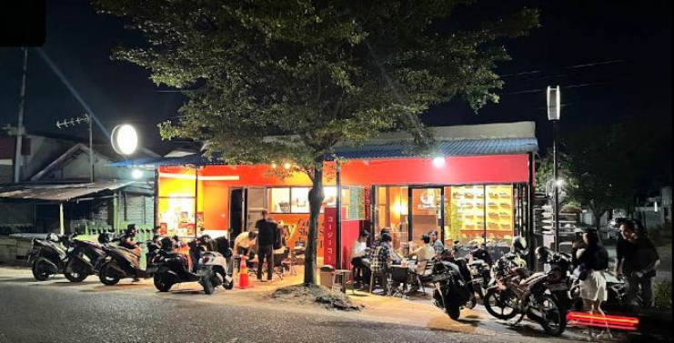 TEMPAT NONGKRONG ALA JEPANG: Tampak depan Cafe Cozy, di Jalan Hang Tuah, Kota Palu. tempat ini jadi tempat nongkrong dengan sentuhan ala Jepang yang sangat terasa.