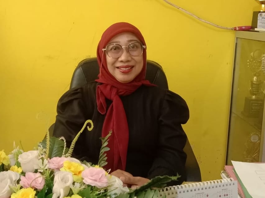 Kepala SLB Muhammadiyah Palu, Rini Kurniaini