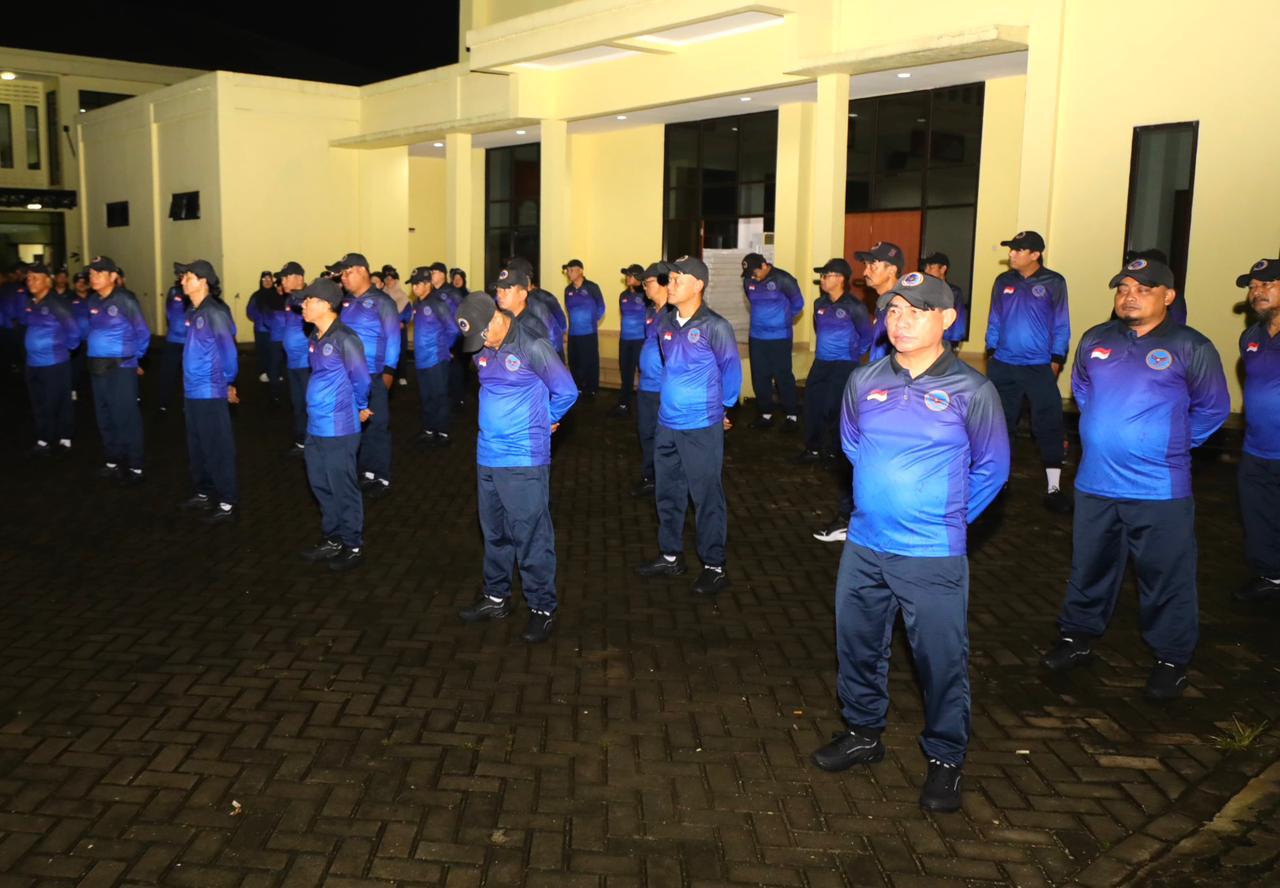 Peserta Retret PWI mengikuti latihan disiplin dan pembekalan bela negara di Pusat Pendidikan dan Pelatihan Bela Negara, Bogor, Jumat (30/1/2026).