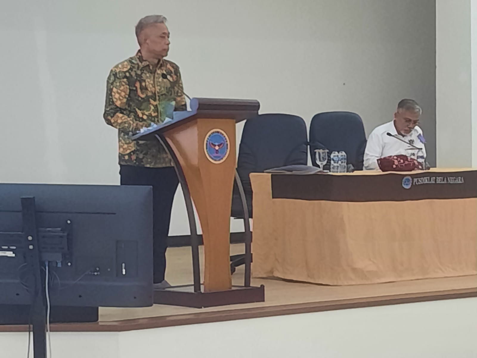 Wakil Menteri Sosial Agus Jabo Priyono menyampaikan paparan Program Sekolah Rakyat dalam Retret PWI 2026 di Bogor, Jumat (30/1/2026).