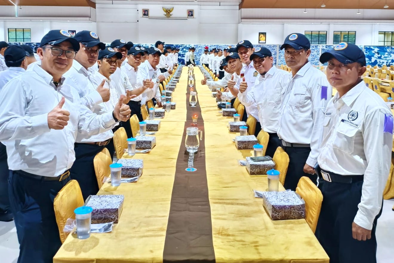 Pleton Iv peserta Retret PWI se-Indonesia mengikuti pembekalan bela negara di Pusat Pendidikan Kompetensi Bela Negara, Bogor, Jawa Barat.