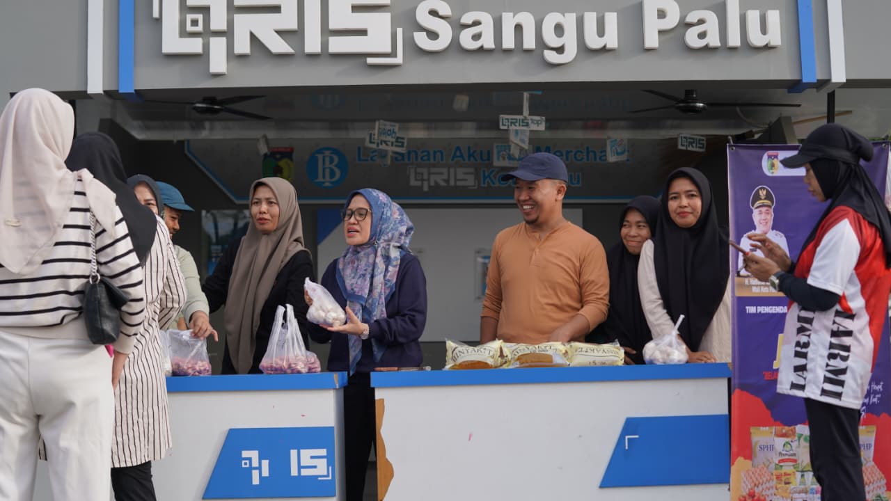 KENDALIKAN INFLASI : Program Jamila kembali hadir di tengah aktivitas CFD Lapangan Vatulemo, Minggu (1/2/2026).