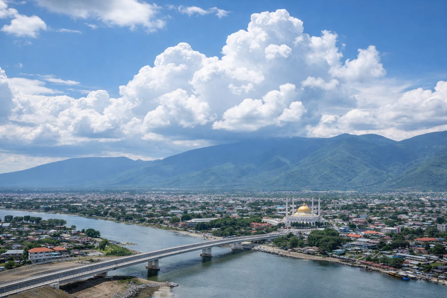 Kondisi cuaca cerah berawan menyelimuti wilayah Kota Palu dan sekitarnya pada Minggu (1/2/2026). BMKG menyebut cuaca relatif stabil di Sulawesi Tengah.