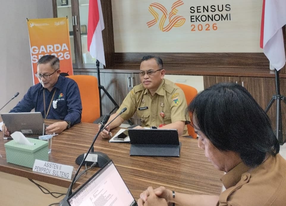 Kepala BPS Sulawesi Tengah Daryanto menyampaikan rilis resmi perkembangan ekspor-impor 2025 di Kantor BPS Sulteng, Palu, Senin (2/2/2026).
