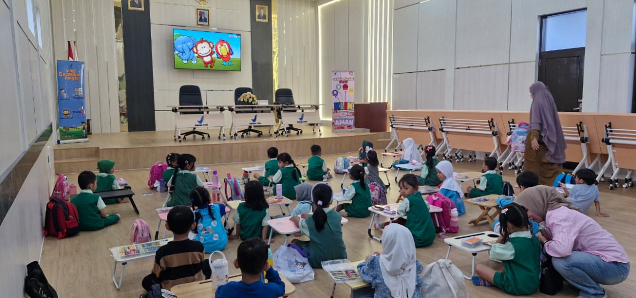 Balai POM Palu mengemas edukasi tersebut melalui lomba mewarnai dan kegiatan Komunikasi, Informasi, dan Edukasi (KIE) yang melibatkan anak-anak TK dan PAUD, Senin (2/2/2026).