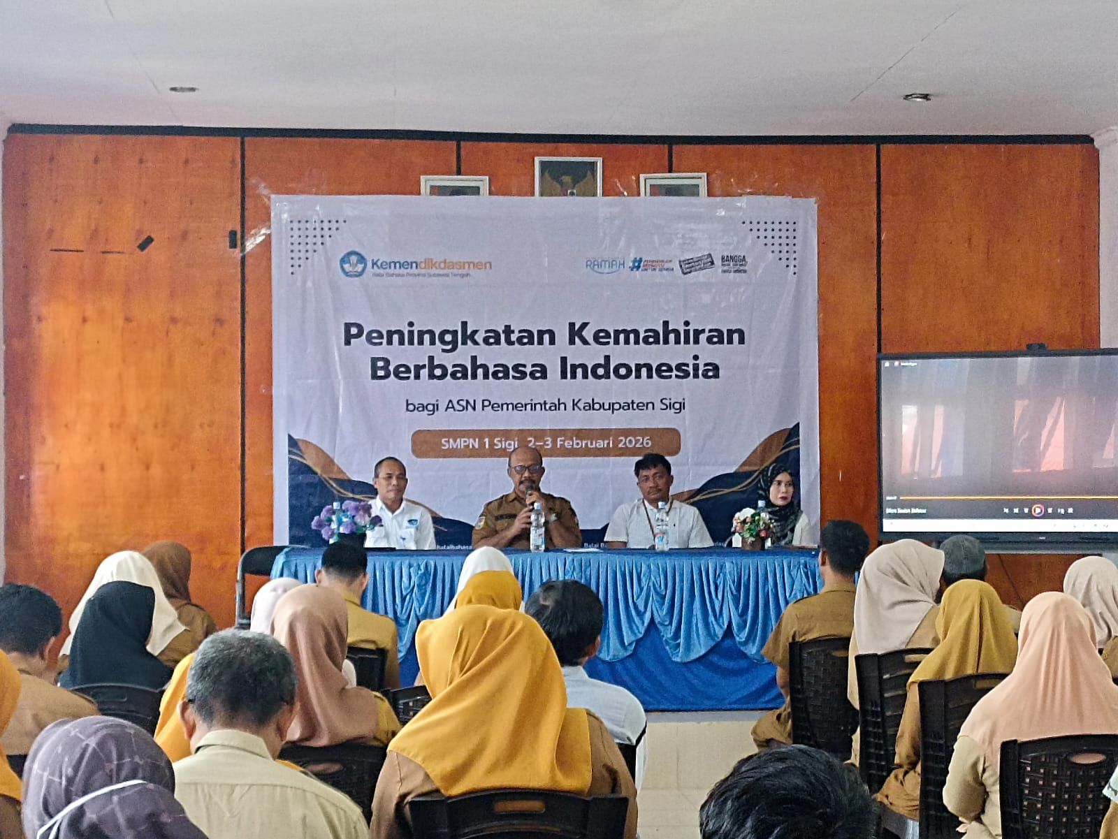 BERBAHASA: Kegiatan peningkatan berbahasa Pemkab Sigi dengan Balai Bahasa Sulteng.(FOTO: ANGEL SUMBARA/RADAR PALU).