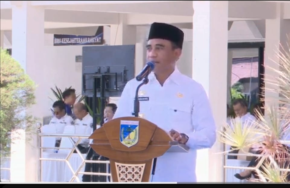 Gubernur Sulawesi Tengah Anwar Hafid menyampaikan pernyataan saat deklarasi desa dan kelurahan bersih narkoba di Palu.