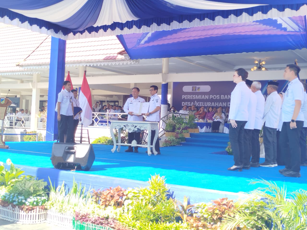 Peluncuran Posbakum ditandai dengan penandatanganan nota kesepahaman antara Kepala Kantor Wilayah Kementerian Hukum Sulawesi Tengah Rakhmat Renaldy dengan para bupati dan wali kota.