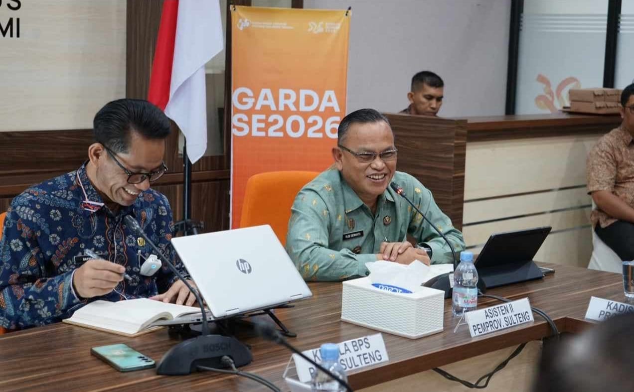 Kepala BPS Sulawesi Tengah, Daryanto dalam acara rilis berita BPS dihadri Asisten Perekonomian pembangunan Sulteng Rudi Dewanto.