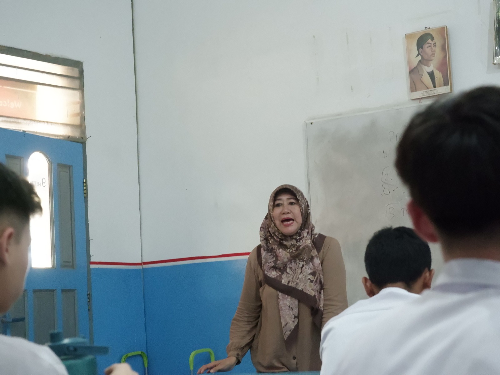 Siswa kelas IX SMP Karunadipa Palu mengikuti pembinaan intensif persiapan Tes Kemampuan Akademik 2026.