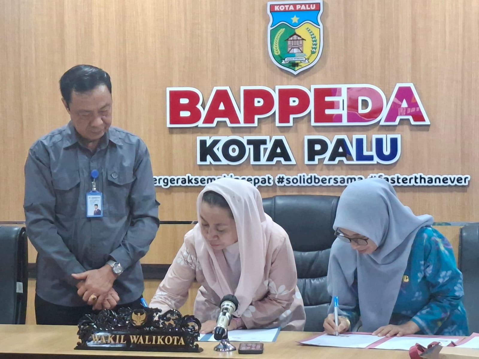 Wakil Wali Kota Palu Imelda Liliana Muhidin menghadiri penandatanganan kerja sama program ALPUKAT bersama mitra layanan publik.
