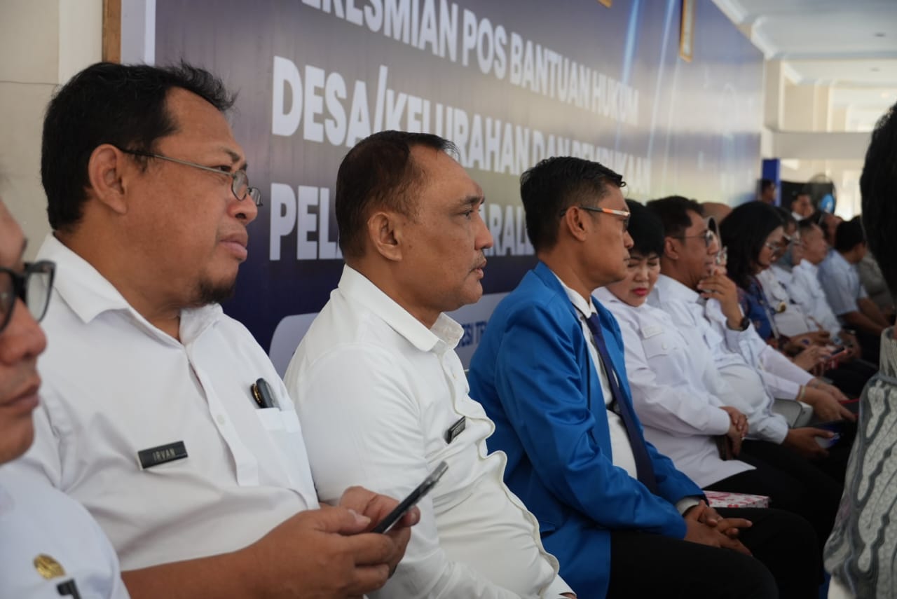 PERESMIAN: Sekwan DPRD Sulteng Sadly Lesnusa, saat menghadiri peresmian Posbankum, Rabu (4/2/2026).(FOTO: HUMAS DPRD SULTENG/RADAR PALU).