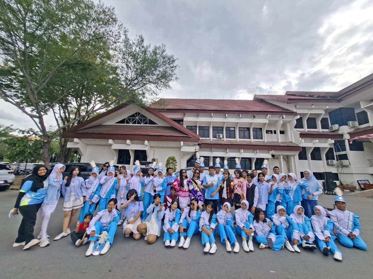 Drum Band Bahana Musika yang Mengiringi Pawai Sederhana di Halaman Kantor Walikota, Jumat (6/2/2026).