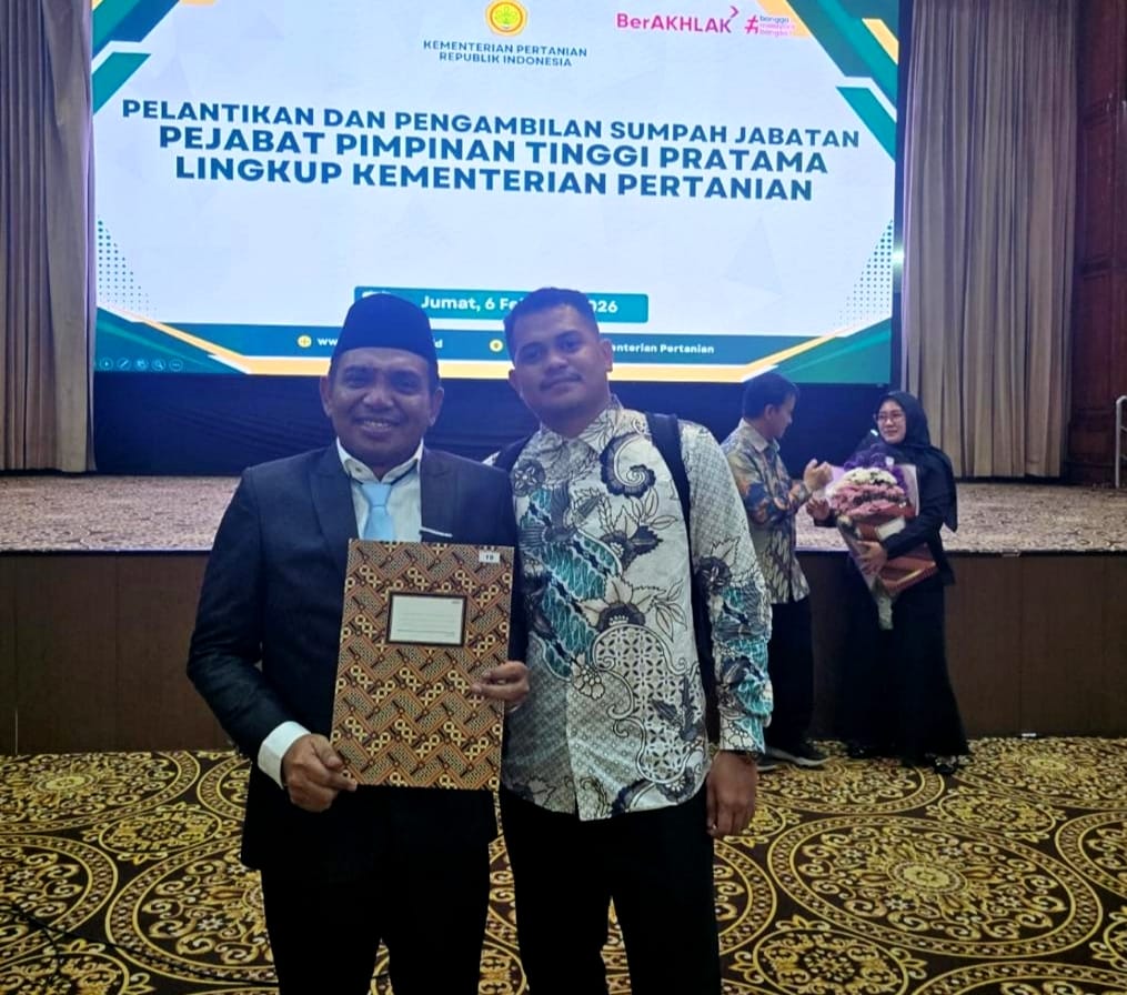 Nelson Metubun penuh keceriaan dan semangat baru usai di lantaik Menteri pertanian Andi Amran Sulaiman  di Jakarta, Jumat (622026).