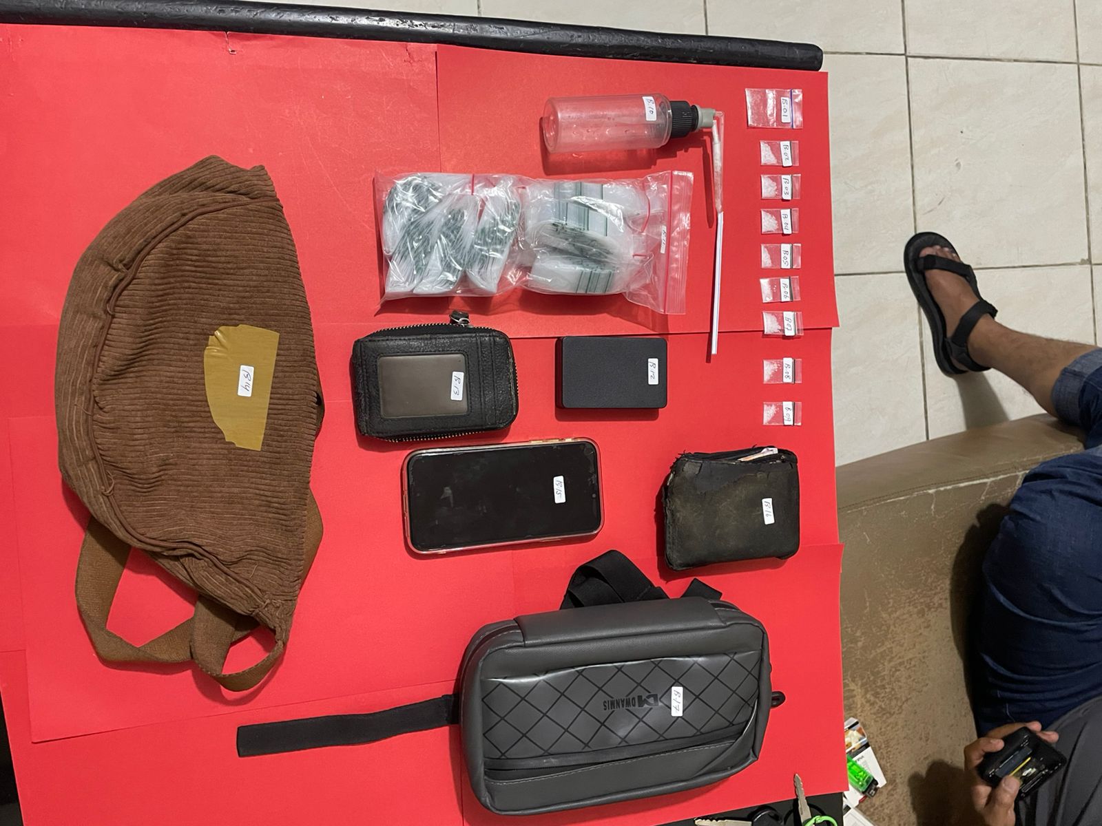 Barang bukti narkoba yang berhasil diamankan dari pelaku.