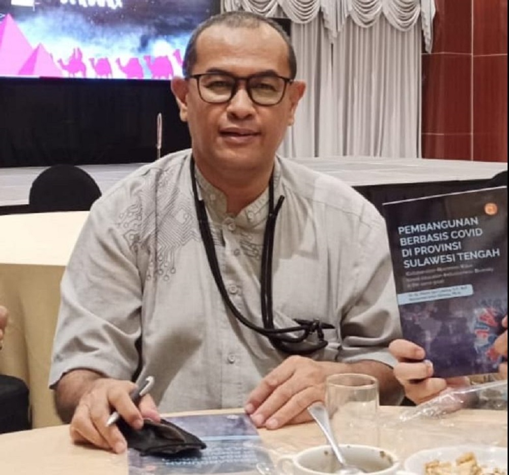 Akademisi Ekonomi Universitas Tadulako, Mohamad Ahlis Djirimu