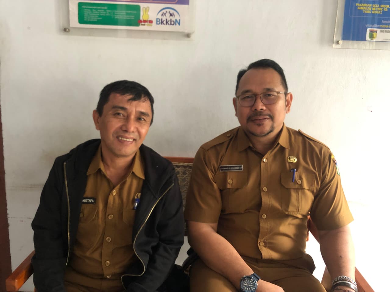 Kepala Dinas P2KB Ridwan Mustafa, S.Sos, M.Adm.KP sebelah kirim dan I Komang Gd Woliantara S, Kepala Bidang Ketahanan dan Kesejahteraan Keluarga DP2KB sebelah Kanan