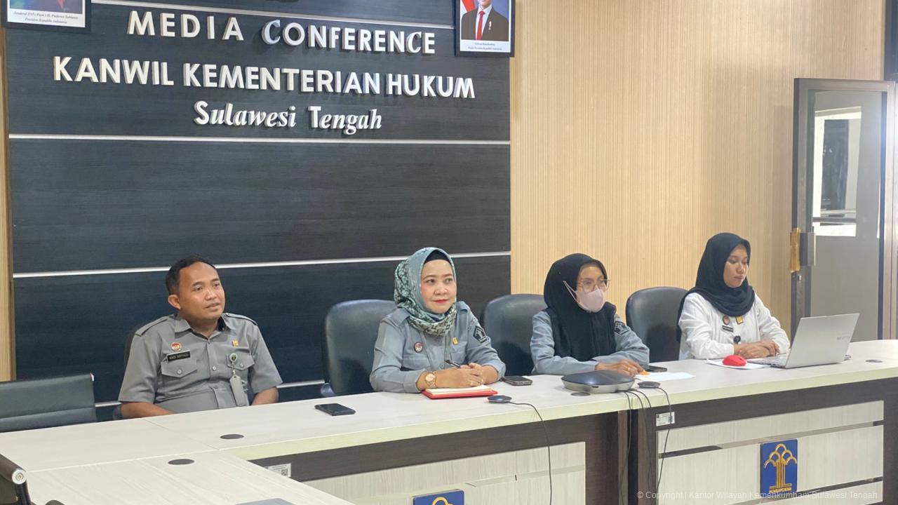 BSK Hukum Kanwil Kemenkum Sulteng meraih Penghargaan AIEK 2025 kategori Unggul, menegaskan komitmen menghadirkan analisis kebijakan hukum yang berkualitas dan berdampak nasional.