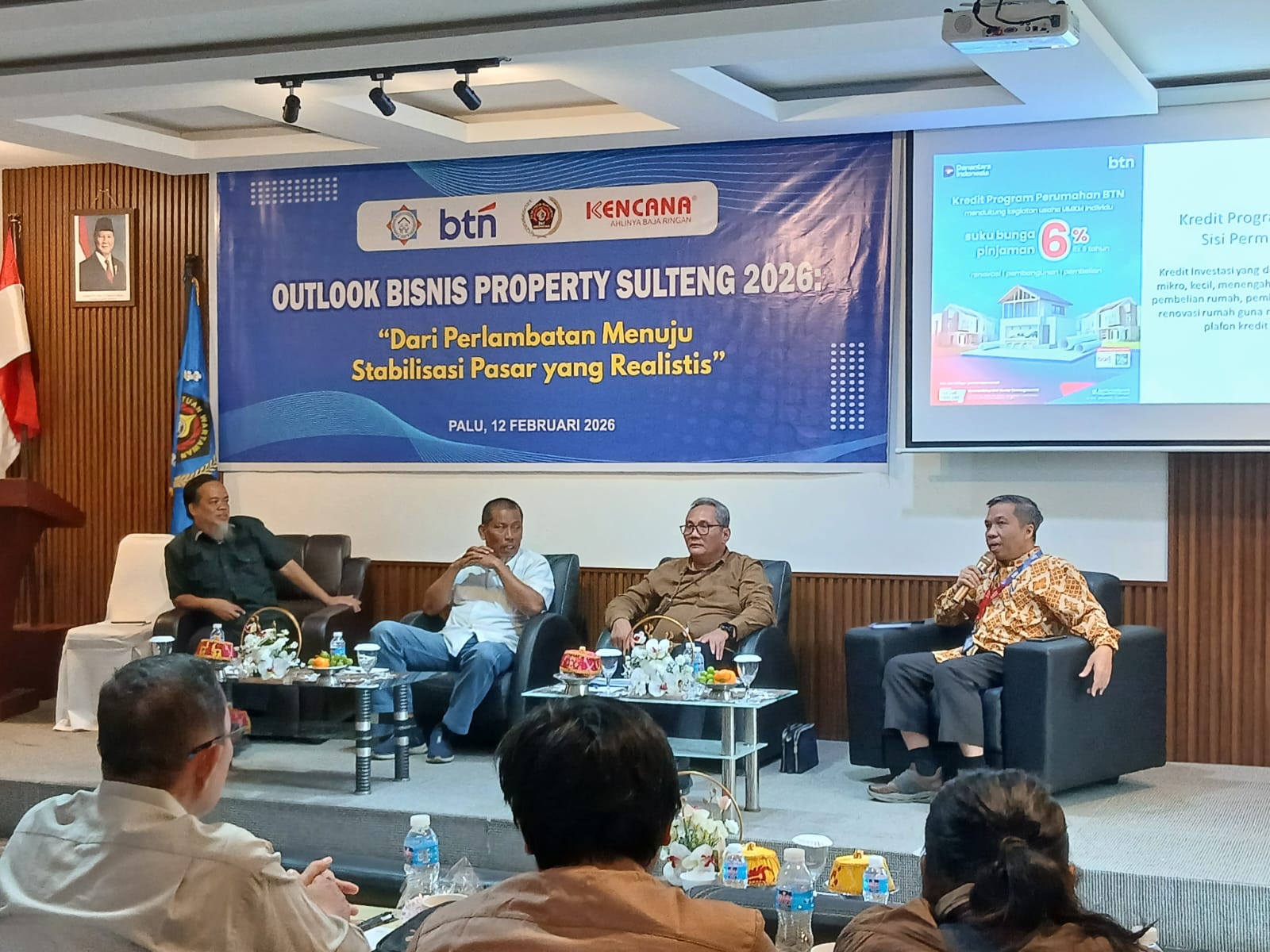 LITERASI: Suasana diskusi atau talkshow yang digelar PWI Sulteng bersama BTN, APERSI Sulteng, dan Kencana, Kamis (12/2/2026).(FOTO: ISTIMEWA/RADAR PALU).