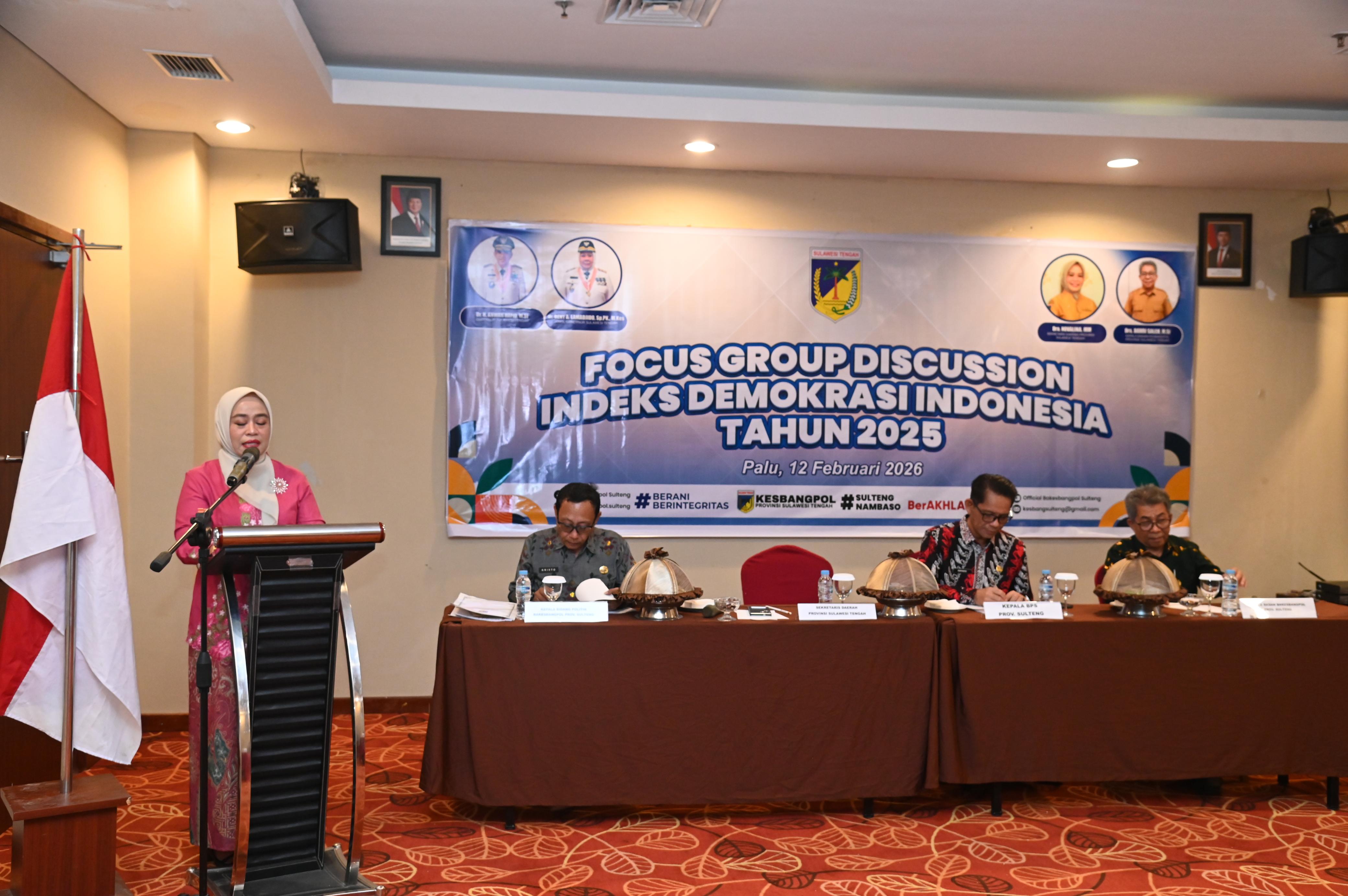 Sekda Sulteng Novalina membuka FGD Indeks Demokrasi Indonesia di Palu.