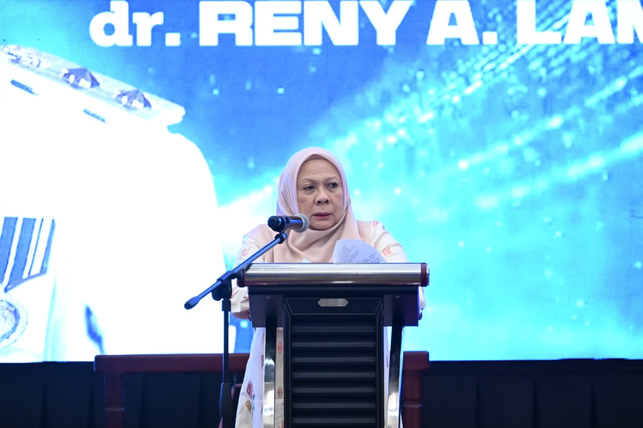 Wakil Gubernur Sulteng Reny A. Lamadjido saat membuka Musprov INKINDO Sulteng di Palu.