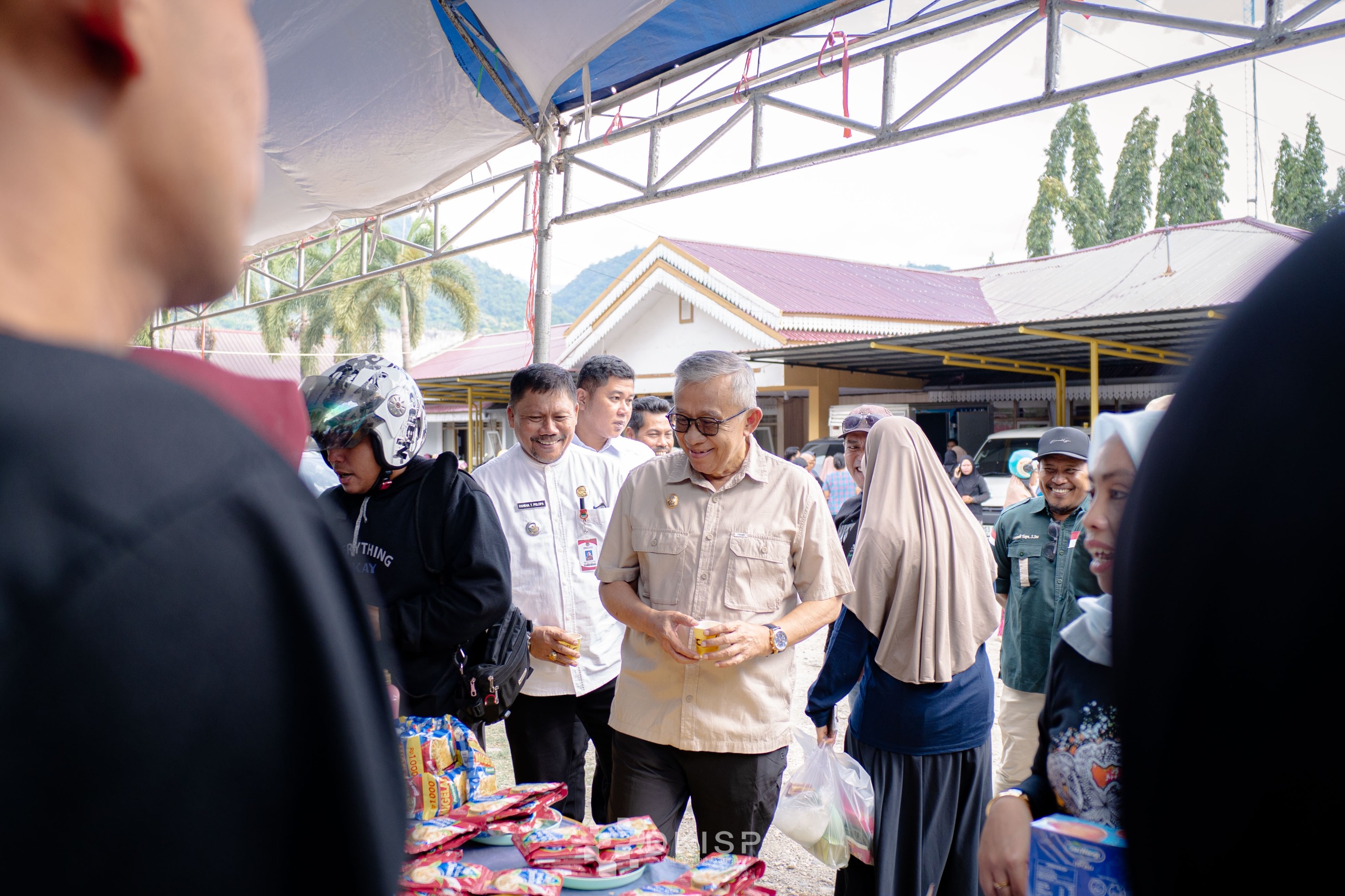 PASAR MURAH: Suasana pasar murah yang akan digelar oleh Pemkab Banggai.(FOTO: NENDRA PRASETYA/RADAR PALU).