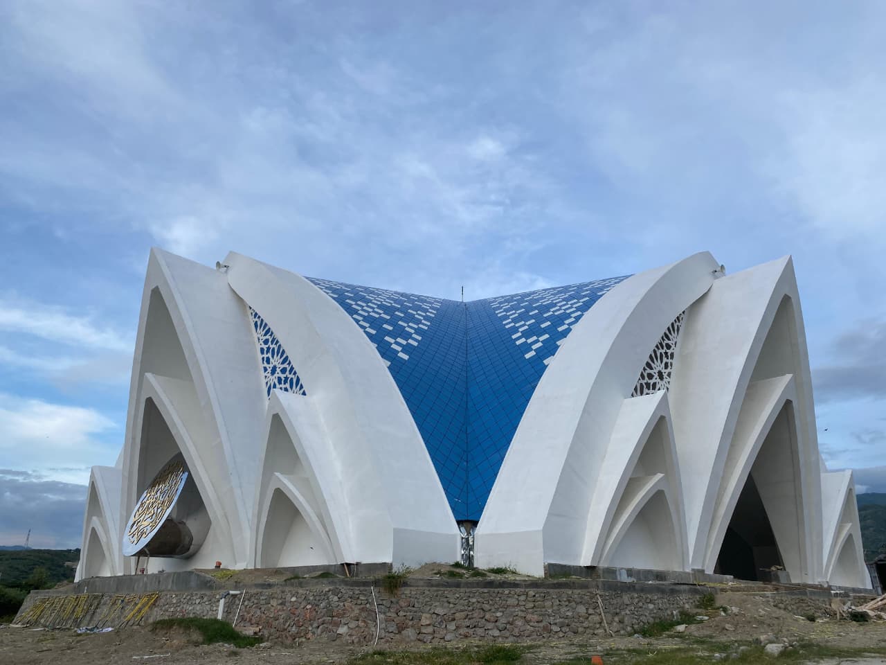 Masjid di kawasan Huntap Tondo, Palu, yang ditargetkan rampung sebelum Ramadhan 1447 H.
