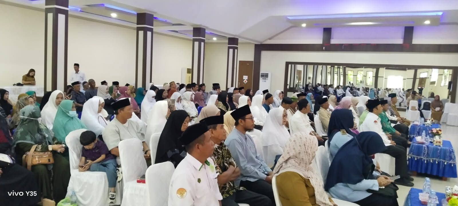 BIMBINGAN: Suasana bimbingan manasik haji di Kabupaten Poso.(FOTO: BUDIYANTO WIHARTO/RADAR PALU)