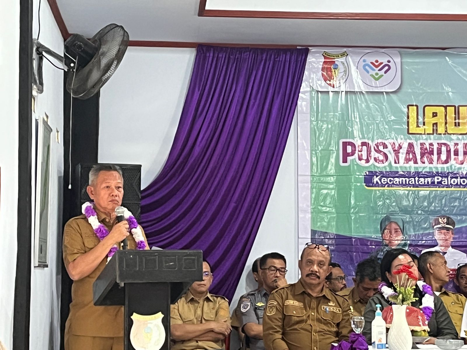 KOMITMEN: Bupati Sigi, Moh. Rizal Intjenae bersama Wabup Samuel Yansen Pongi terus mengingatkan warganya untuk selalu bersih.(FOTO: ANGEL SUMBARA/RADAR PALU).