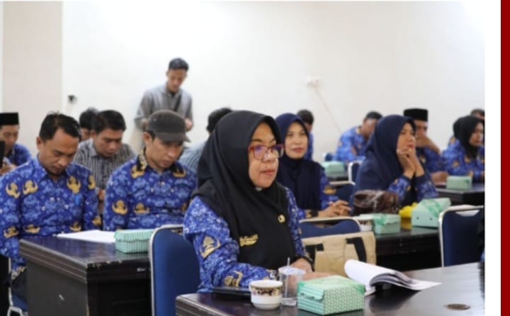 KONSULTASI PUBLIK: DPRD Morowali menggelar konsultasi public terhadap Ranperda.(FOTO: SUPRIYONO/RADAR PALU).