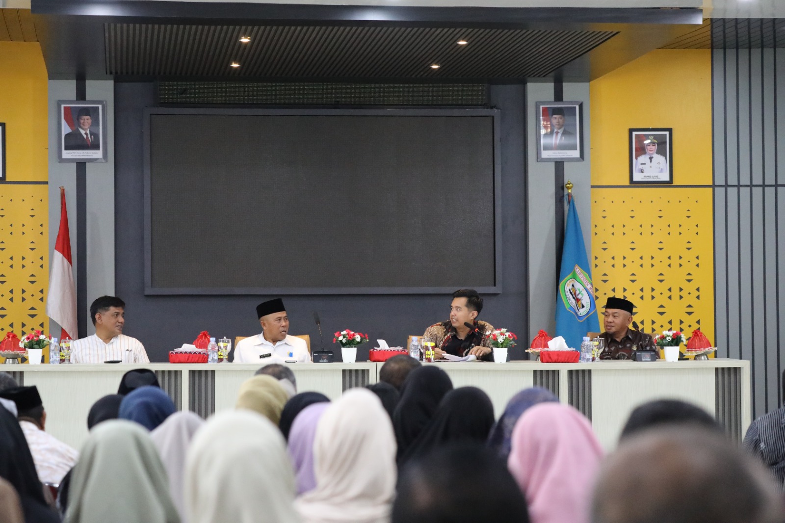 ENTRY MEETING: Suasana entry meeting antara Pemkab Morowali bersama BPK RI.(FOTO: SUPRIYONO/RADAR PALU).