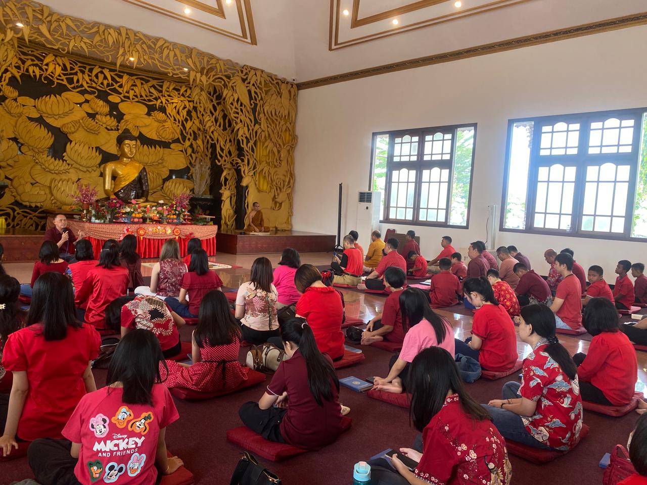 Suasana perayaan Imlek 2577 Kongzili berlangsung khidmat di Vihara Karuna Dipa, Selasa (17/2/2026)