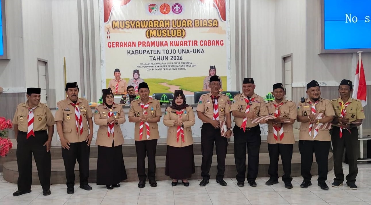 PRAMUKA: Bupati Touna, Ilham Lawidu saat hadir dan memberi arahan di Gerakan Pramuka Kabupaten Touna, Rabu (18/2/2026).