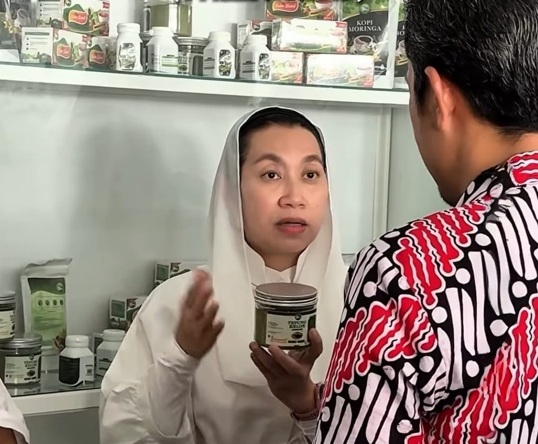 Wakil Wali Kota Palu Imelda Liliana Muhidin bersama Komisaris PT Kelo I Mangge Basir Tanase saat peluncuran produk ekstrak kelor merah.