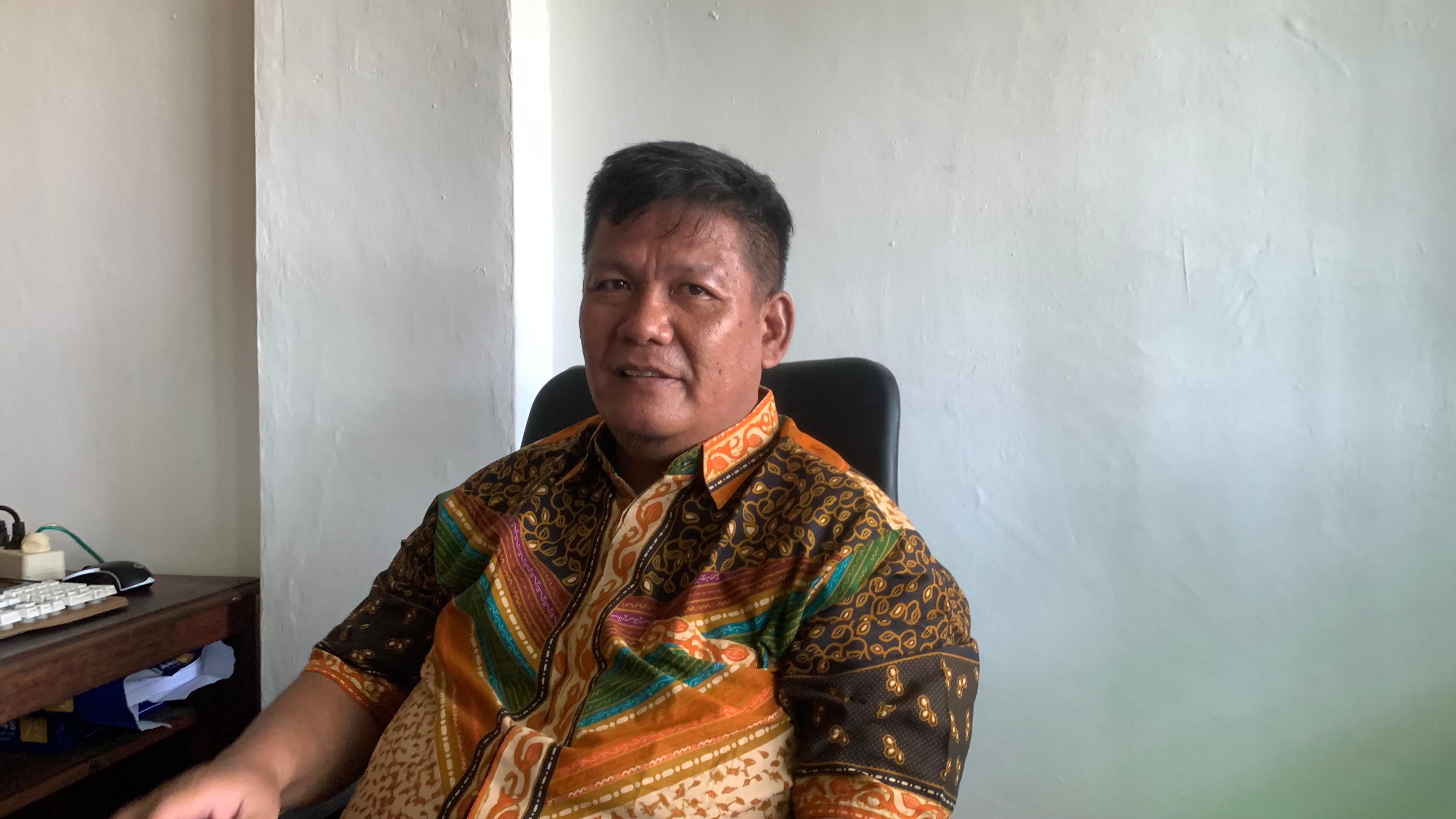 Plt Kabid Ketersediaan dan Distribusi Pangan di Dinas Pertanian dan Ketahanan Pangan (DPKP) Kota Palu, S. Teguh Asparianto saat ditemui di ruangannya pada Kamis (19/2/2026).