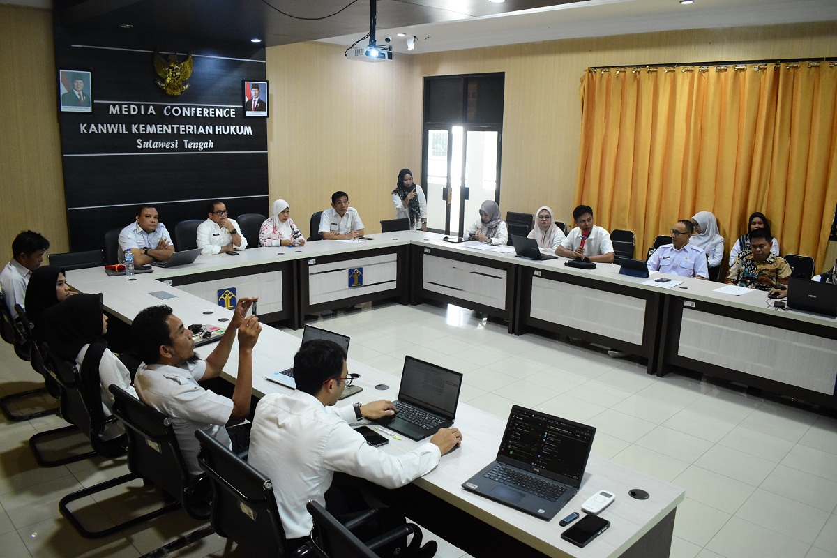 Kanwil Kemenkum Sulteng fasilitasi harmonisasi Ranperda IUPK untuk memperkuat kepastian hukum dan optimalisasi pendapatan daerah.