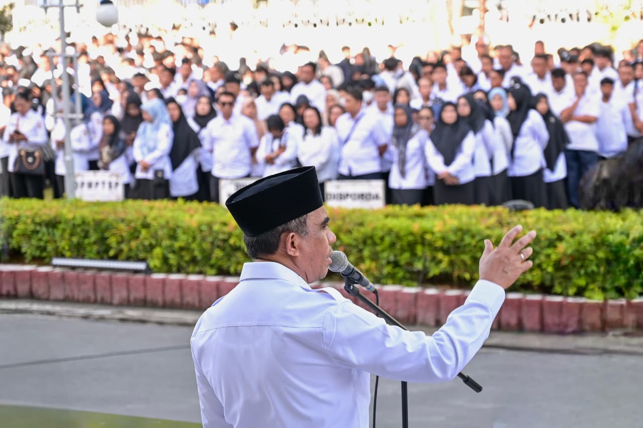 Gubernur Sulteng Anwar Hafid memimpin apel ASN dan menekankan pembenahan data serta peningkatan pelayanan publik.