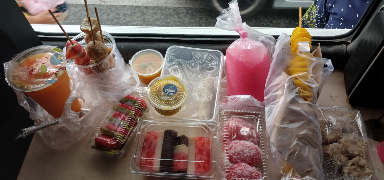 Takjil di Pasar Ramadan yang jadi sampel pengujian Balai POM di Palu.